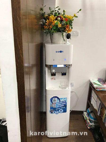 Hình ảnh thực tế cây nước nóng lạnh Karofi HC300W tại nhà khách hàng