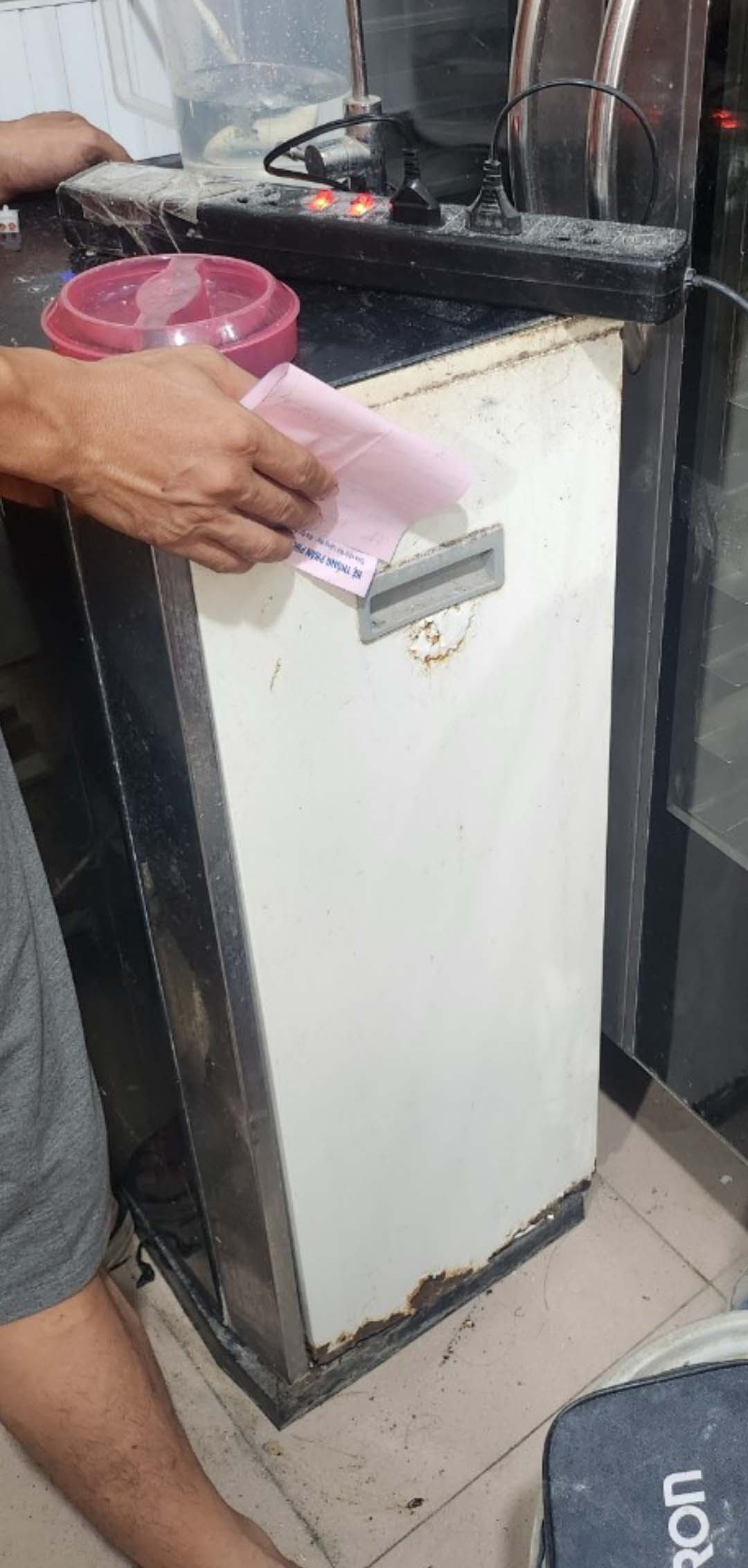 Kết quả sau thời gian dài sử dụng máy lọc nước mà không có chân kệ chuyên dụng cho máy lọc nước