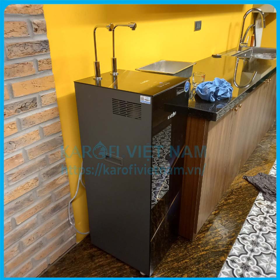 Máy lọc nước nóng lạnh Karofi KAD-N89