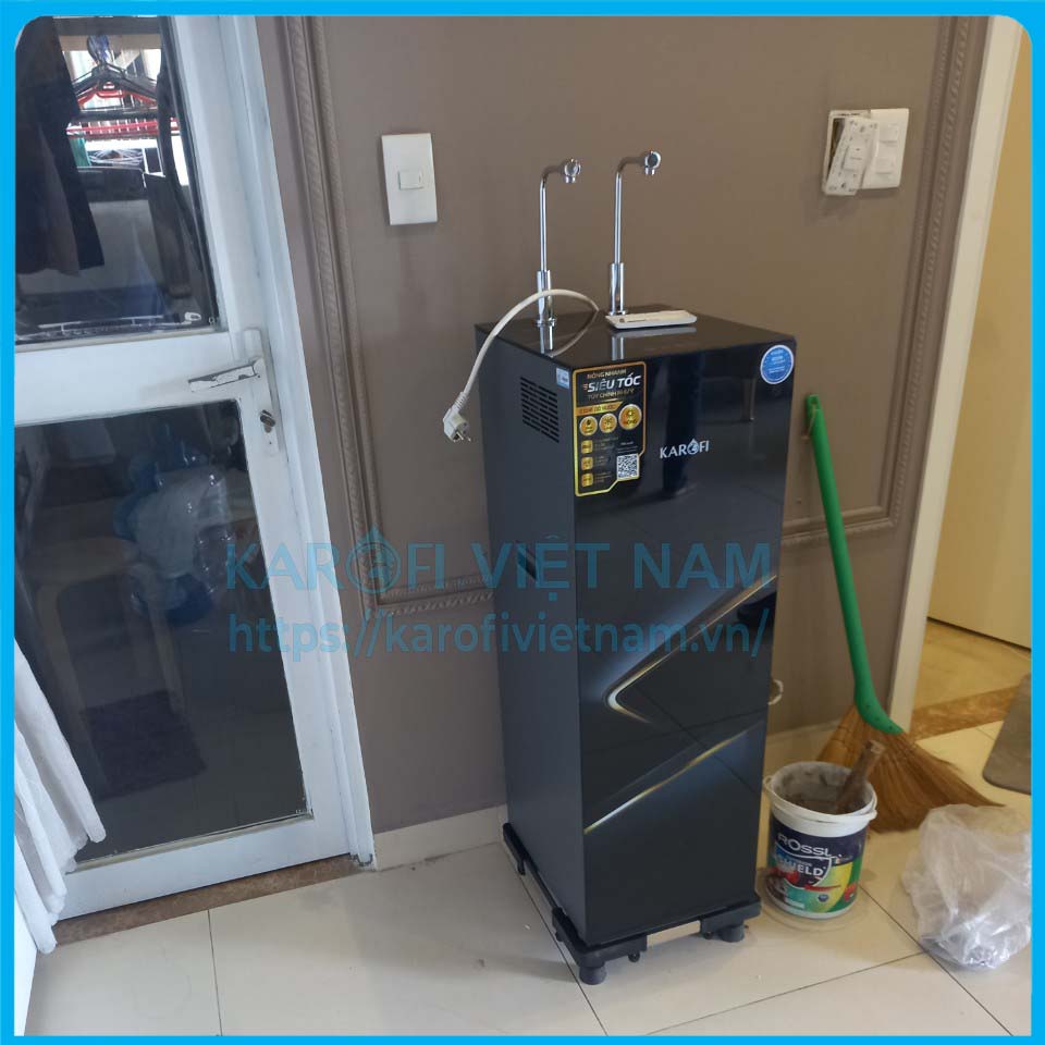 Máy lọc nước nóng lạnh Karofi KAD-N89