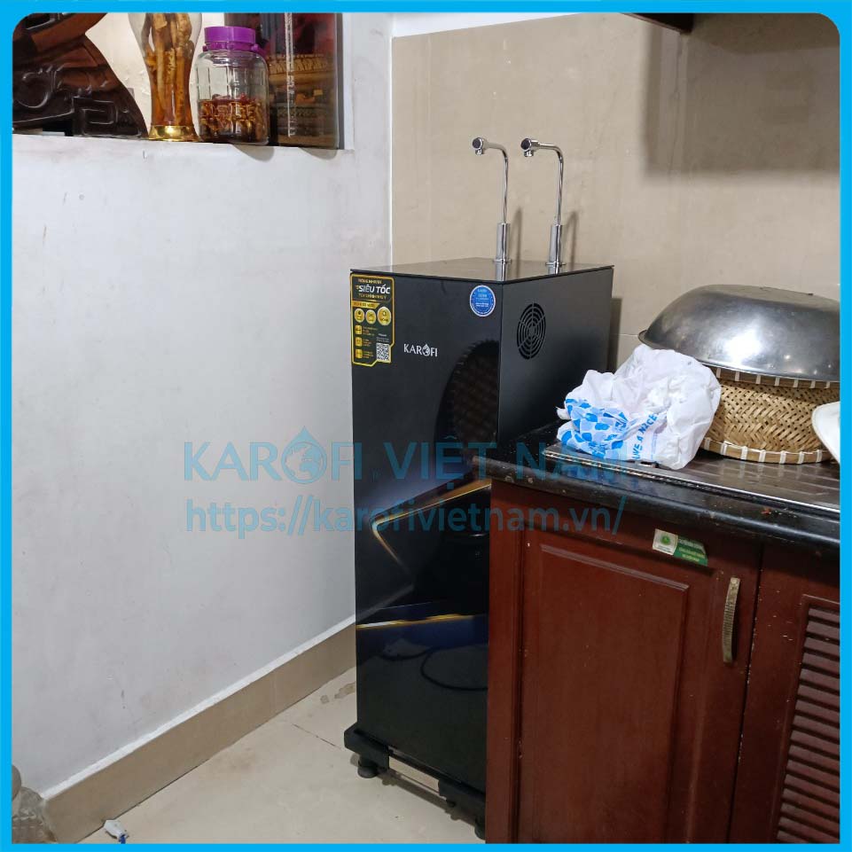 Máy lọc nước nóng lạnh Karofi KAD-N89