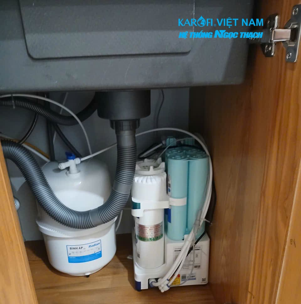 Máy lọc nước RO Karofi KAQ-U95 Pro (Thông minh - 2026 - tự động kiểm soát nước sạch)