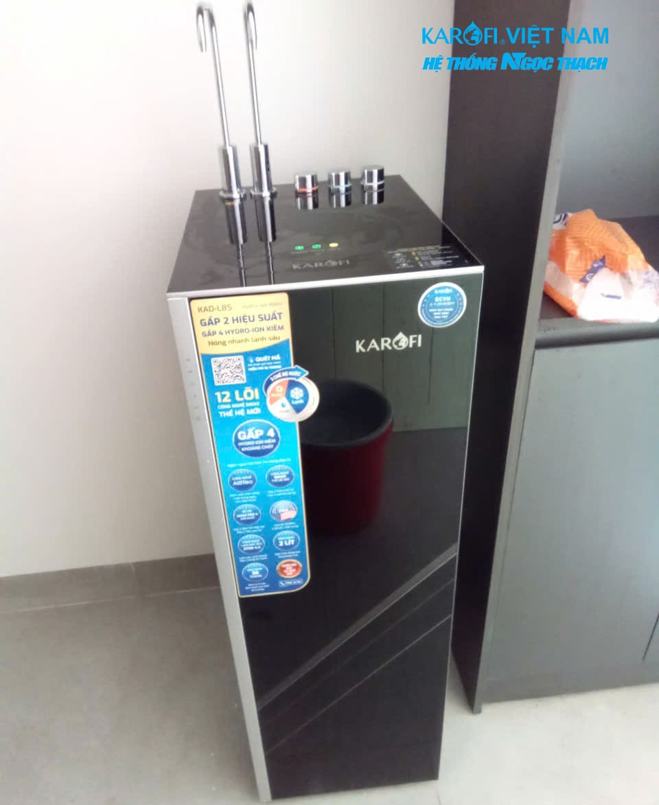 Máy lọc nước nóng lạnh Karofi KAD-L85