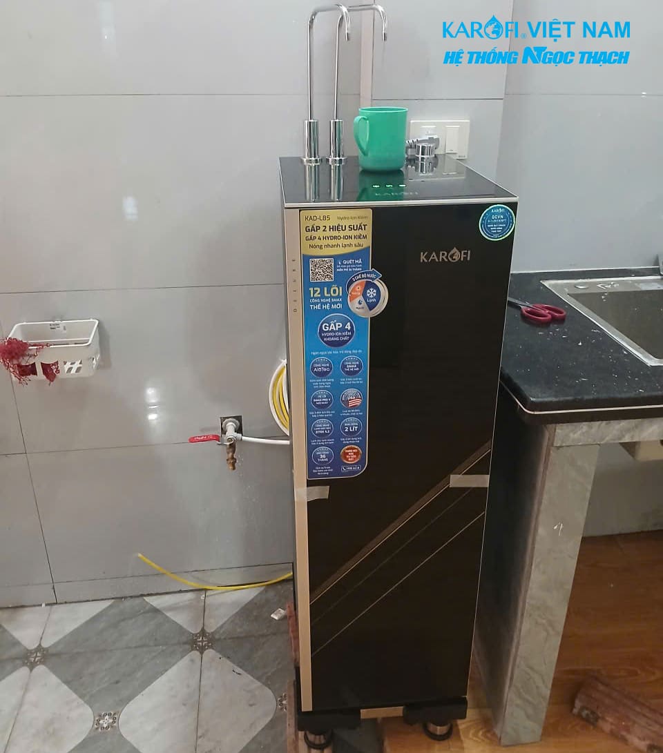Máy lọc nước nóng lạnh Karofi KAD-L85