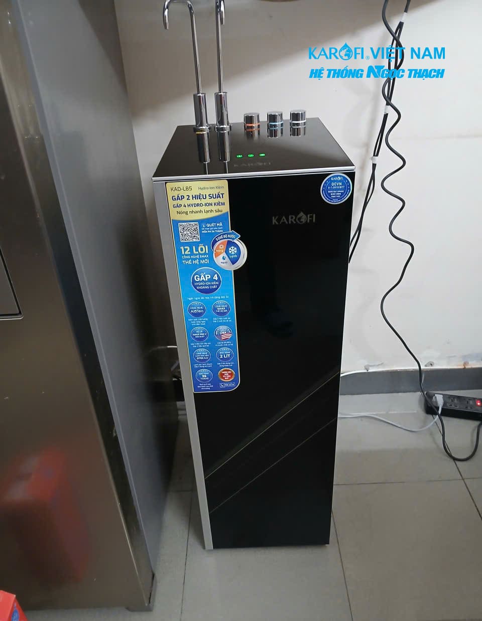 Máy lọc nước nóng lạnh Karofi KAD-L85