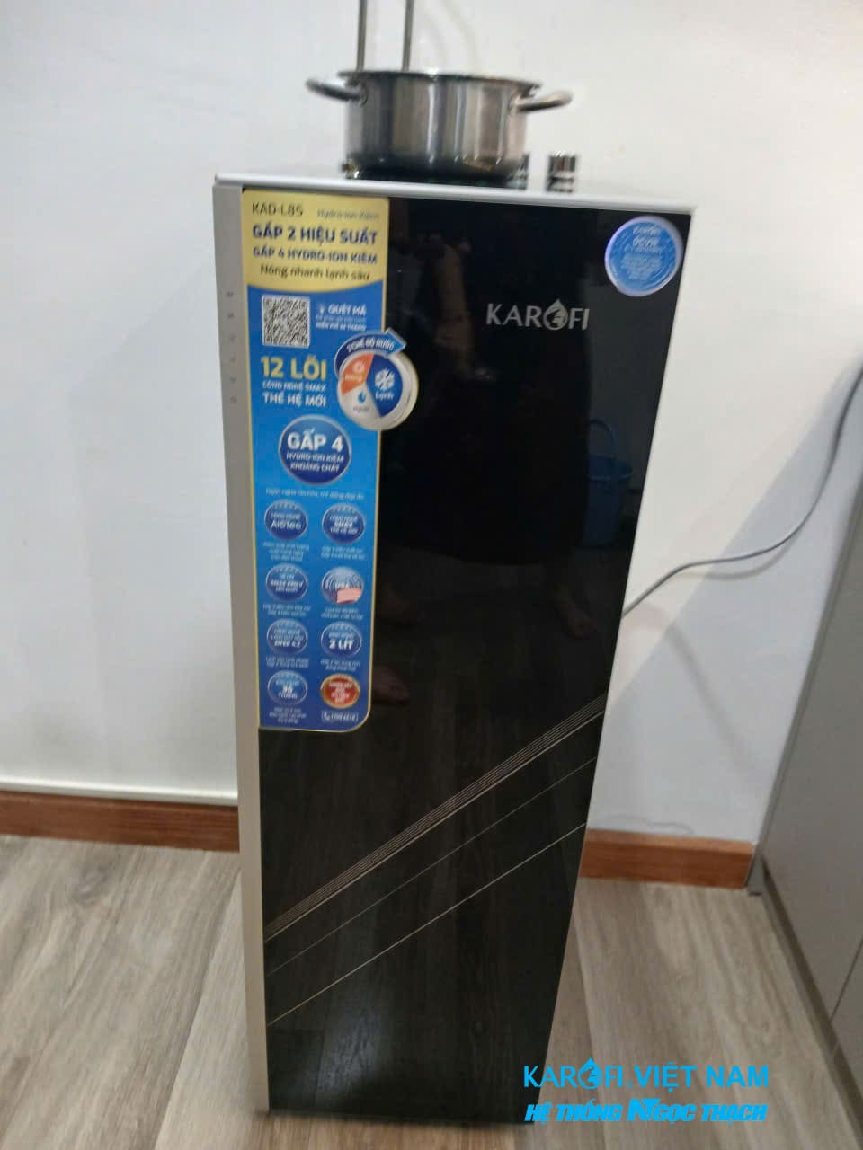 Máy lọc nước nóng lạnh Karofi KAD-L85